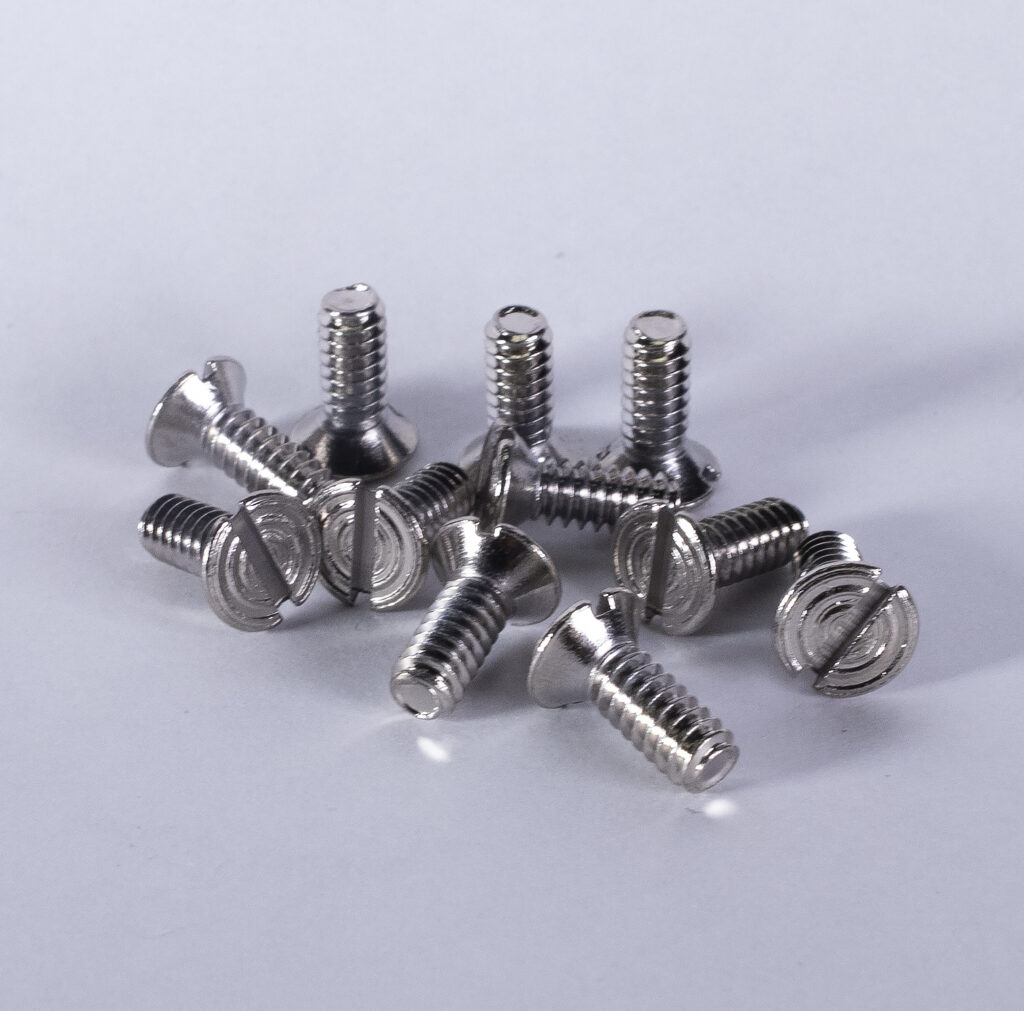 TORNILLO 10 NK RC-012